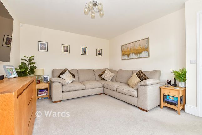 7, Admiral Way, Marden photo 4