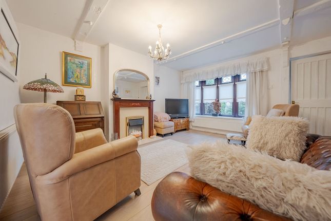 2, Marple Close, Standish photo 3