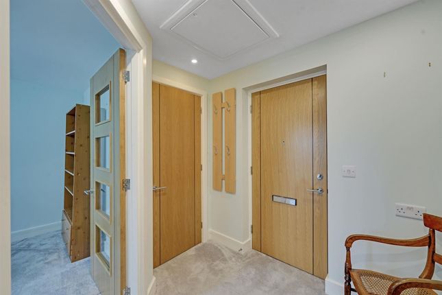34 Tythe Court, 141 White Hart Lane, Romford photo 4