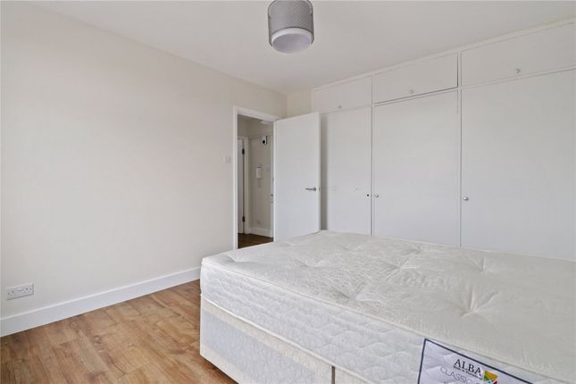 Flat to rent in Chester Court, Albany Street, London