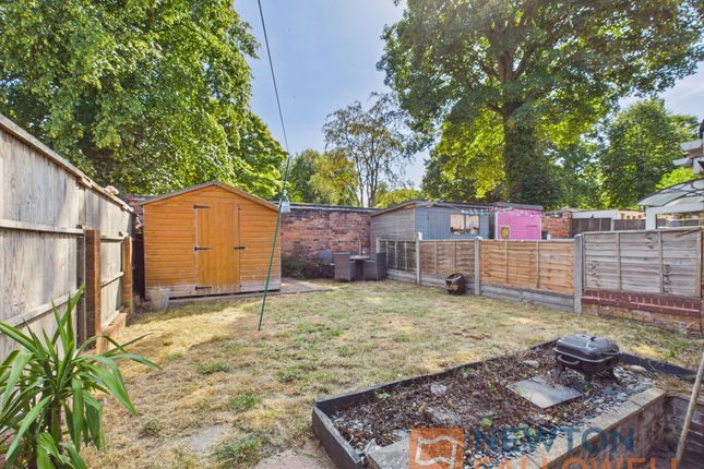 15 Lancaster Place, Walsall photo 4