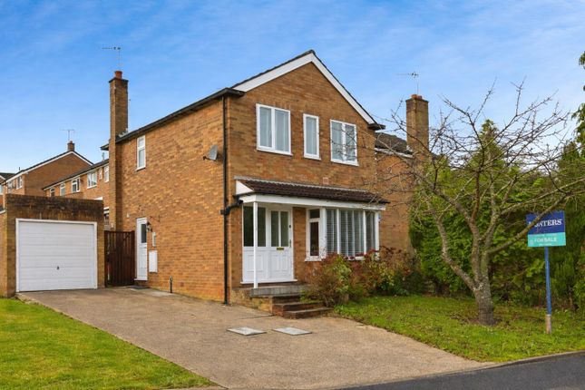 2, Silverdale Grove, Leeds photo 2