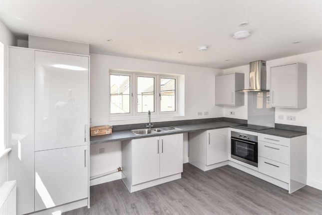 12, Barnwell Gardens, Corby photo 3