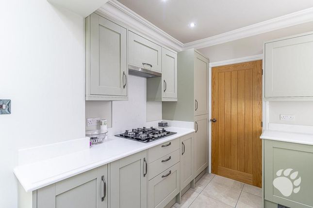11, Claremont Drive, Basildon photo 4