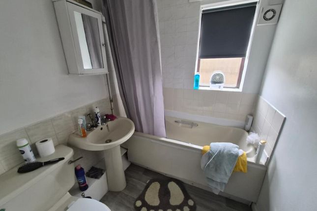 Flat 2, Guernsey Court photo 2