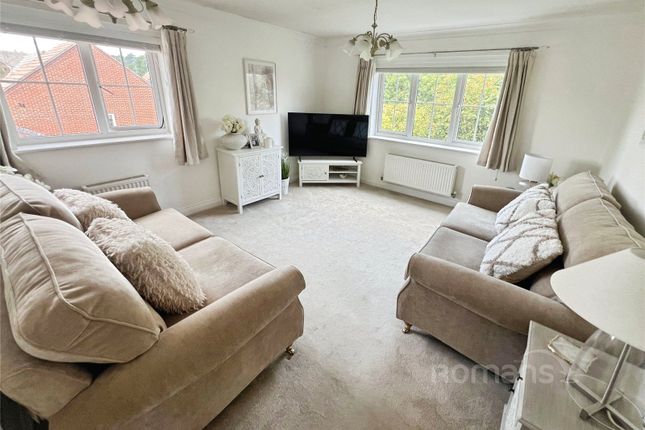 87, Woodland Walk, Hampshire photo 2