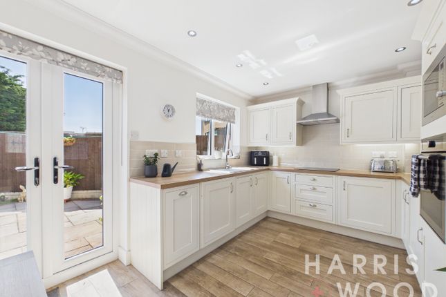 24 Muswell Walk, Clacton-On-Sea, Essex photo 5