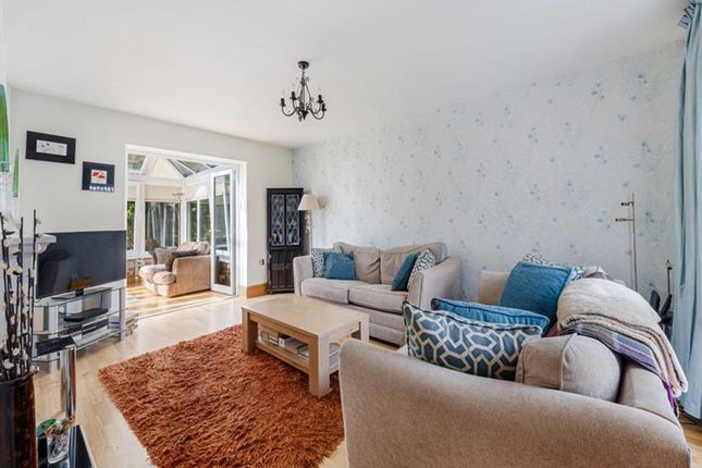 1 Warford Crescent, Alderley Edge photo 3