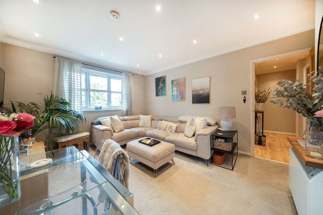 Thumbnail Flat for sale in Park Lodge, St. Albans Road, Watford, Hertfordshire