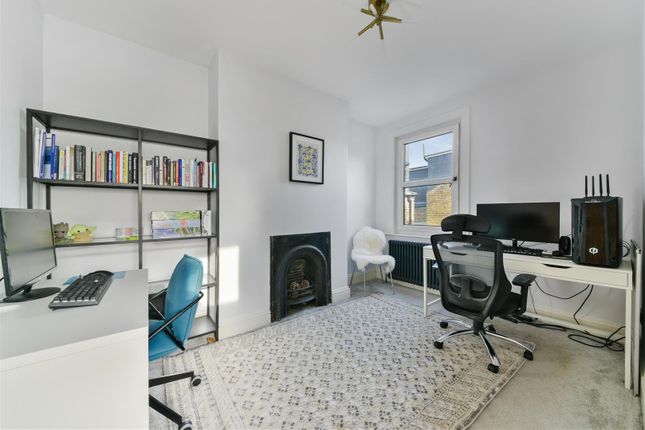 End terrace house for sale in Russell Road, London