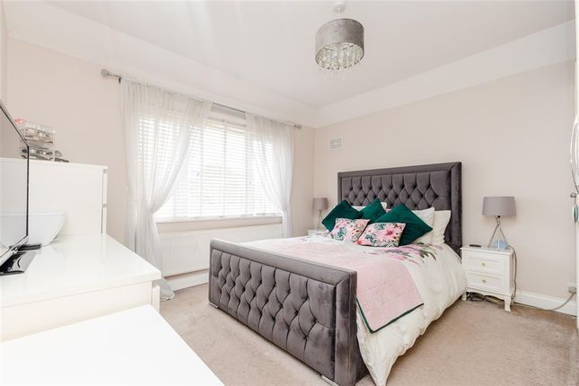 Raeburn Road, Sidcup photo 4