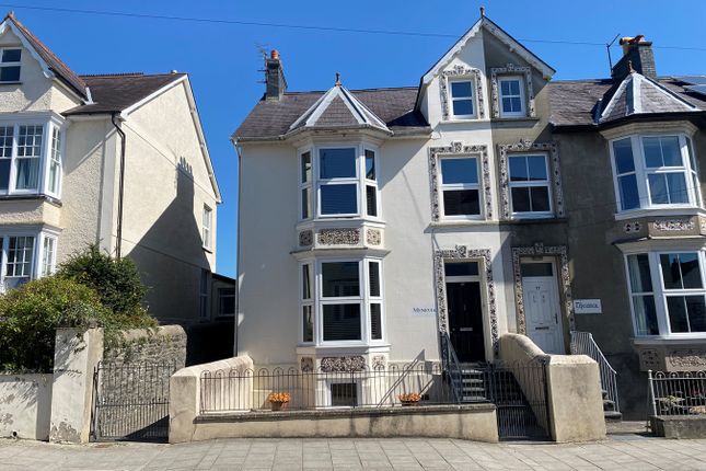 Town house for sale in Bridge Street, Lampeter