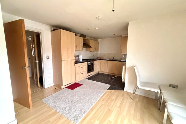 107, Hartford Drive, Greater Manchester photo 2