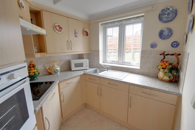 22, Daffodil Court, Newent photo 4