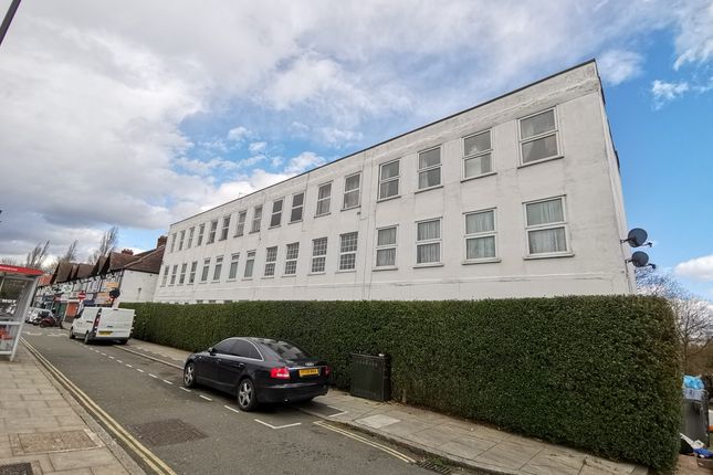 2-bed flat on 28, Links View, Greenford, £190,000