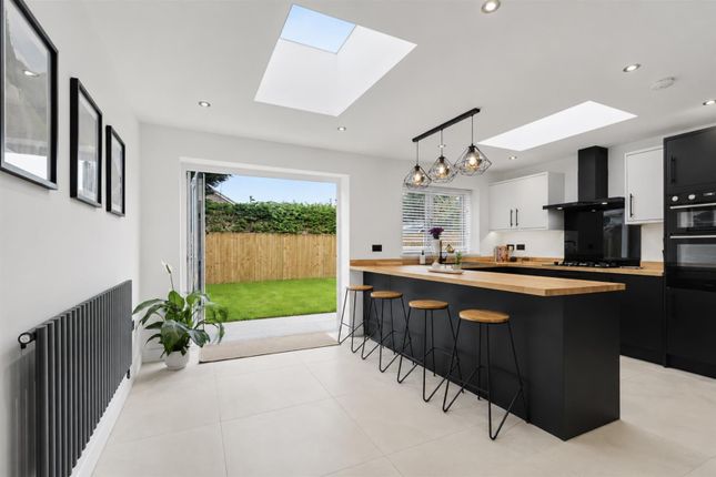 102, Dovedale Avenue, Nottingham photo 4