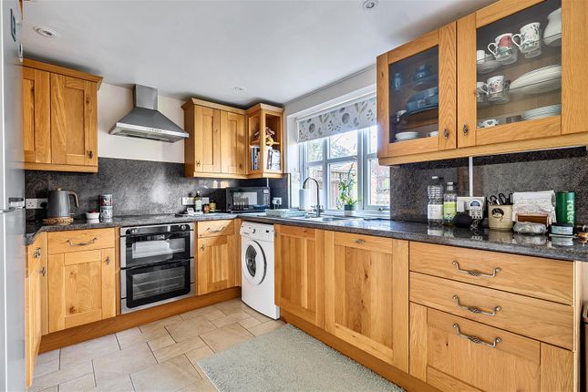 5, Barnes Close, Malmesbury photo 3