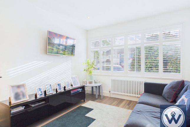 62, Langley Crescent, Hayes photo 3