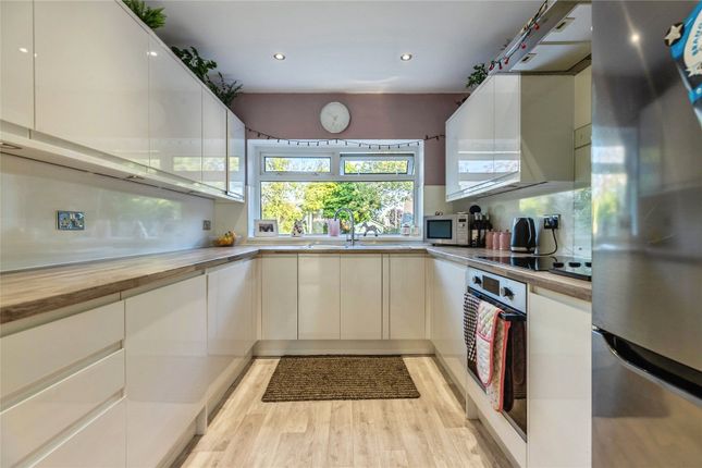 75, Newington Drive, Greater Manchester photo 4