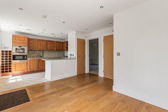7 Harrison Lane, Hertford photo 4