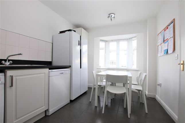 32, Clarks Way, Bath photo 3