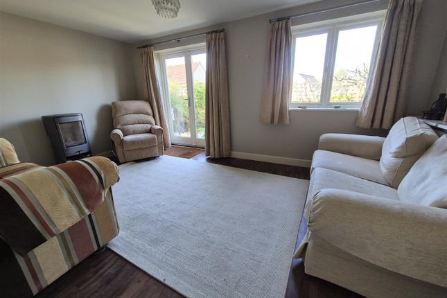3, Lister Road, Dursley photo 3