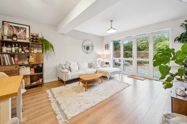 Flat for sale in Burdett Road, Richmond