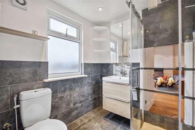 End terrace house for sale in Broomwood Road, London