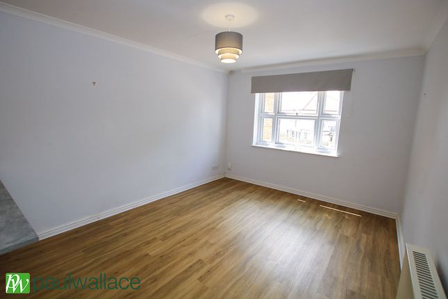 Flat 1, 245, Turners Hill, Waltham Cross photo 4