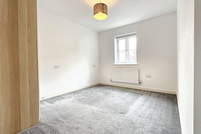 1 Guillemot Road, Bristol photo 2