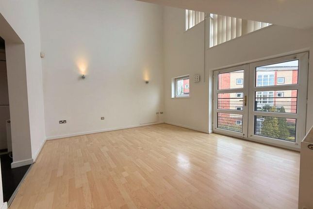 Flat 10, Central 2 Wharf Road, Sale photo 3