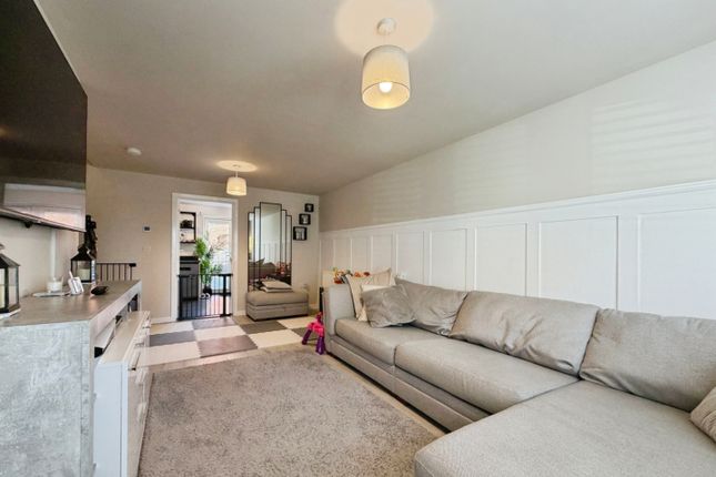 4, Saddleback Close, Kingsnorth photo 3