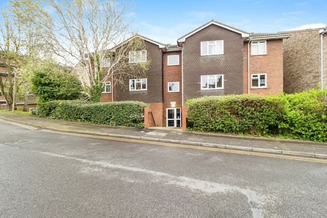 Thumbnail Flat for sale in Regency Court, Brentwood