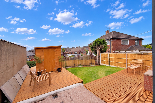 35, Fernlea Grove, Stoke-on-Trent photo 3