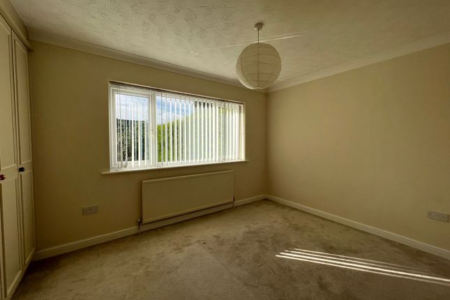 Bungalow to rent in Phillippo Close, Grimston, King's Lynn