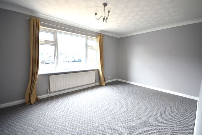 18, Simon Way, Southampton photo 3