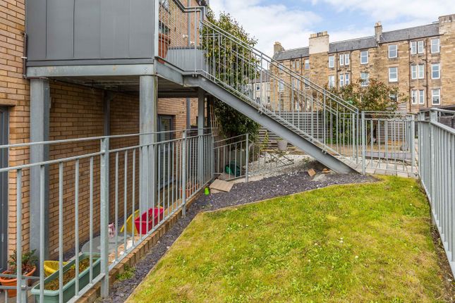 2 bed flat for sale in Gibson Street, Edinburgh EH7, £200,000 - Zoopla