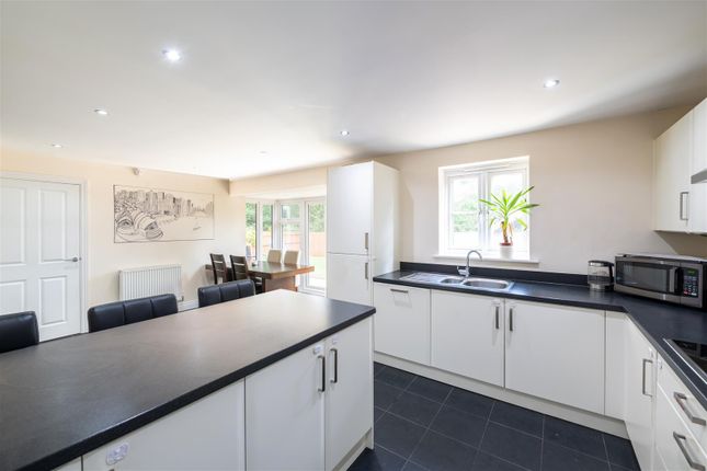 13, Chalkfield Road, Horley photo 4