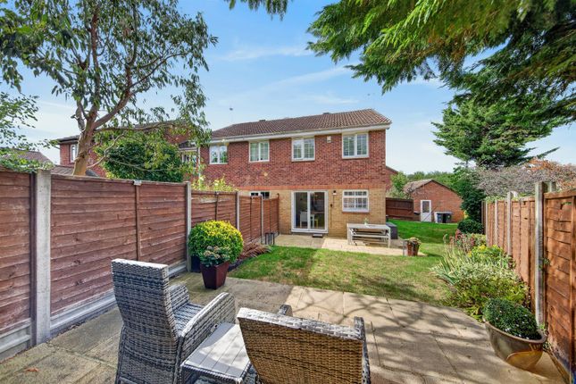 11, Coverdale, Luton photo 4