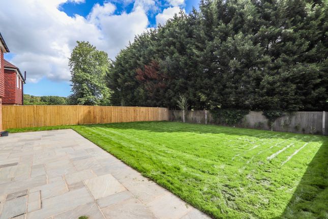 2 Nursery Field, Mill Lane, Westfield photo 4