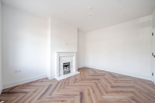 98, Kingsway, Surrey photo 4