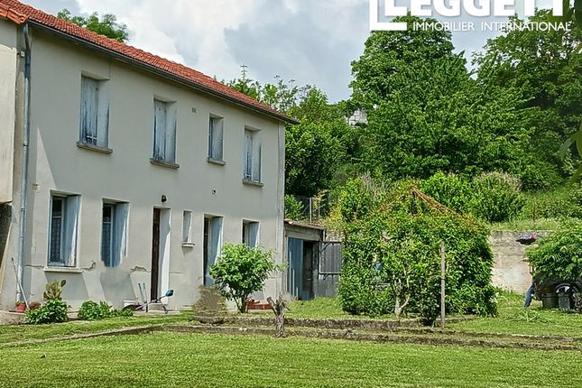 Thumbnail Villa for sale in 4 Rue Du Château Gaillard, Coteaux-Du-Blanzacais, Charente, Nouvelle-Aquitaine