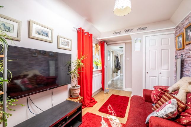 7, The Hyde, Aylesbury photo 4