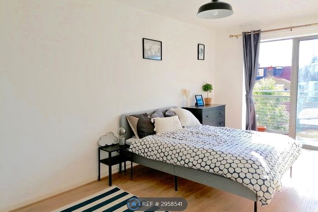 Flat, Dagmar Court Cornwall Road, London photo 2