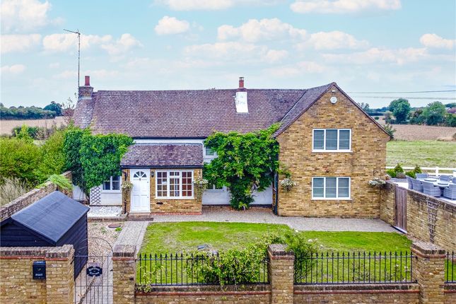 Country house for sale in Roestock Lane, Colney Heath, St. Albans, Hertfordshire
