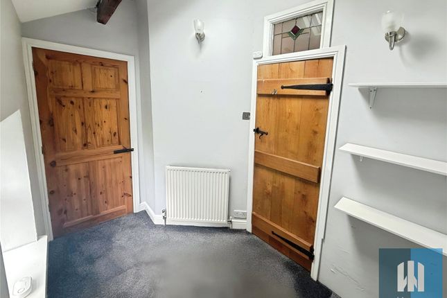 7, Clough Gate, Grange Moor photo 5
