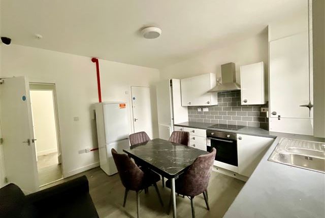 301, bellhouse road Bellhouse Road, Sheffield photo 4