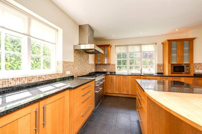 12, Bigwood Road, London photo 4