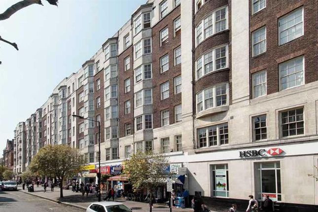 1-bed flat on Queensway, LONDON, £2,300/mo