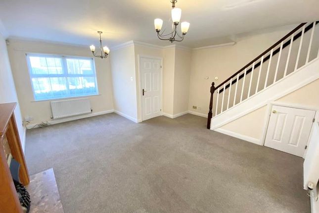 44, Brushfield Way, Woking photo 5